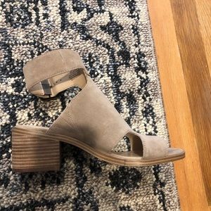 Never worn heeled sandal by Sole Society